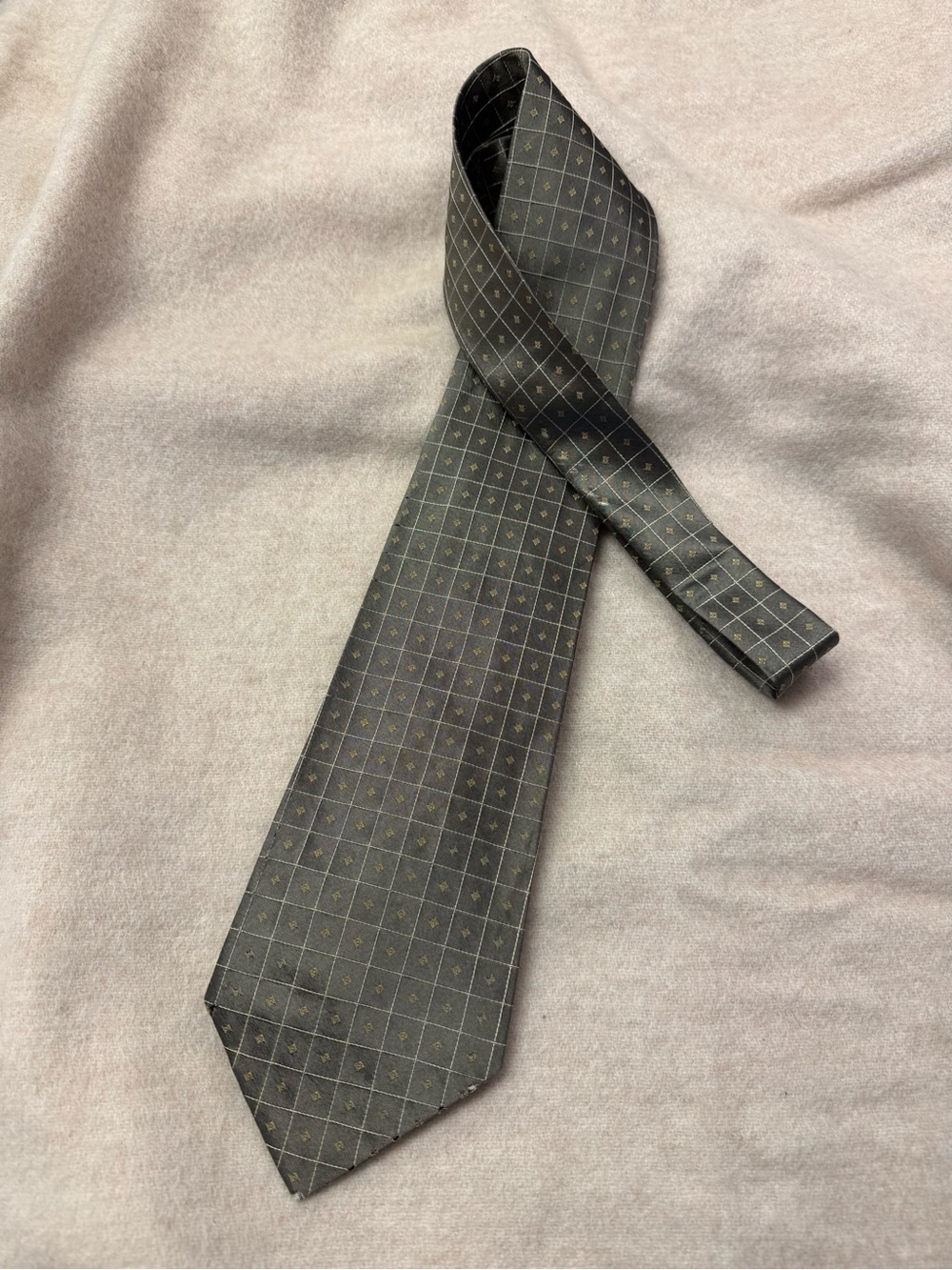 Vintage TODAY’S MAN Men's Gray & Gold Patterned Silk Tie - Elegant Grid Design